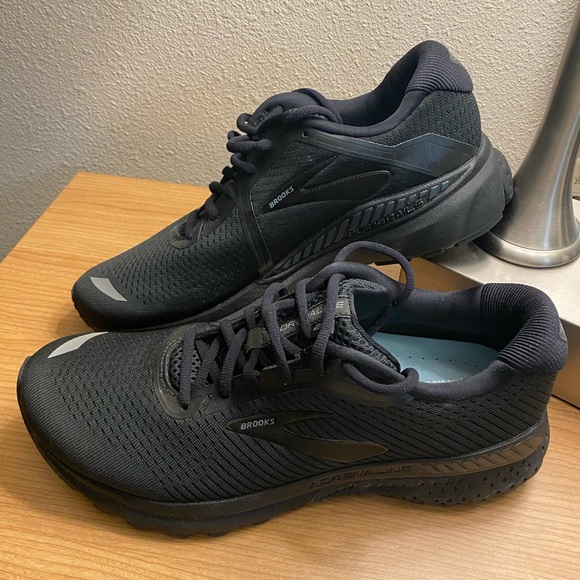 Brooks Shoes - 👟PRICE DROP❤️Women’s BROOKS Running Shoes❤️👟